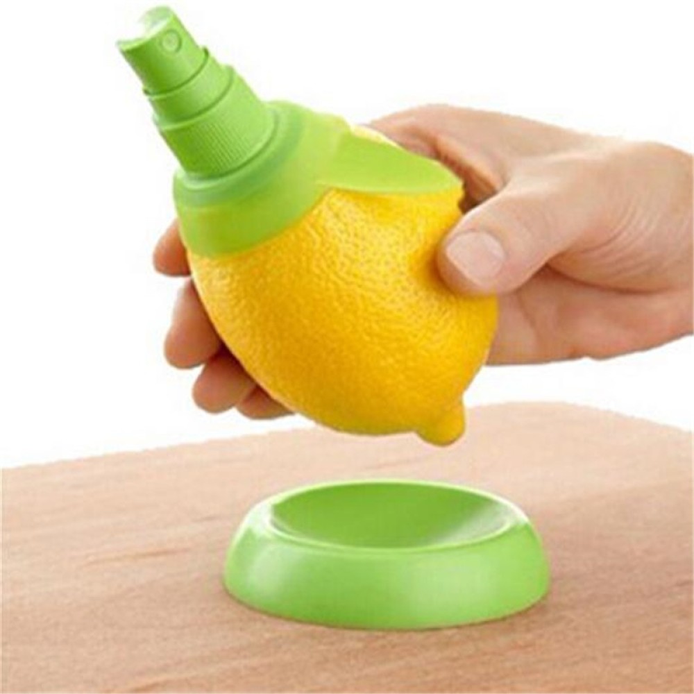 3-in-1 Manual Juice Sprayer: Create Delicious Juices with This Creative Kitchen Gadget!